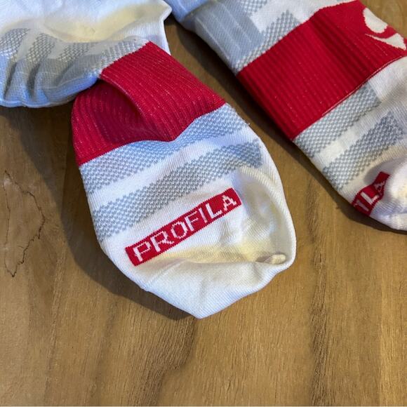 Bontrager Profila White/Red 2.5-In Cuff Moisture Wicking Cycling Socks Size 4-10 - Picture 4 of 4